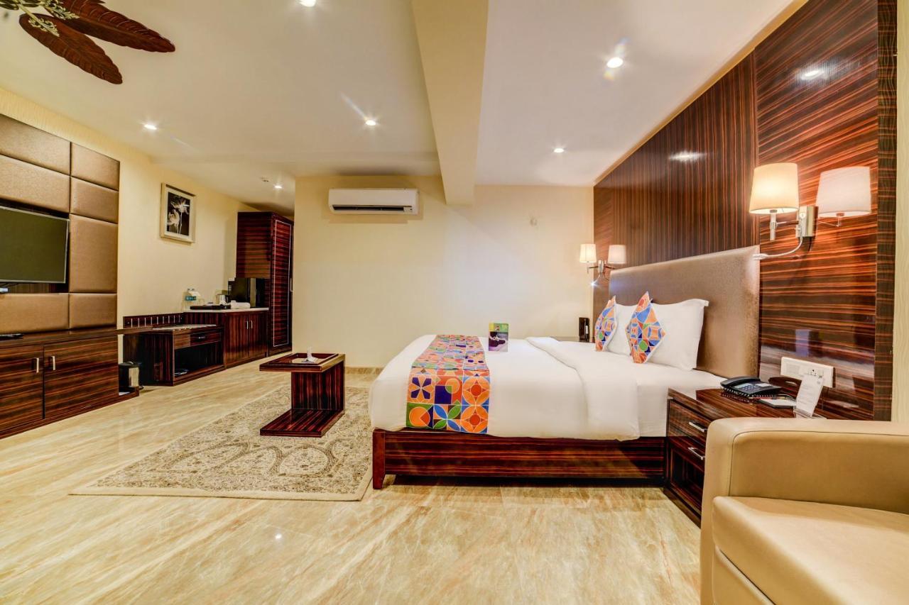 Fabhotel Prime Sarala Crown With Pool - Nr Calangute Beach Exterior photo