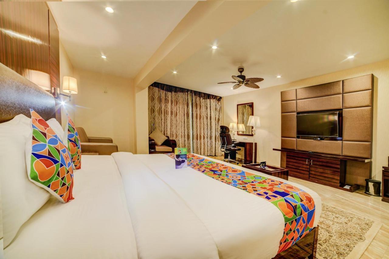Fabhotel Prime Sarala Crown With Pool - Nr Calangute Beach Exterior photo