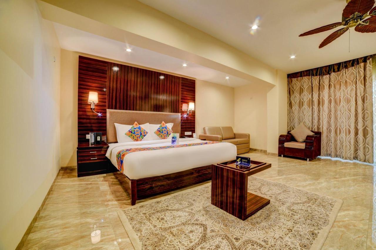 Fabhotel Prime Sarala Crown With Pool - Nr Calangute Beach Exterior photo