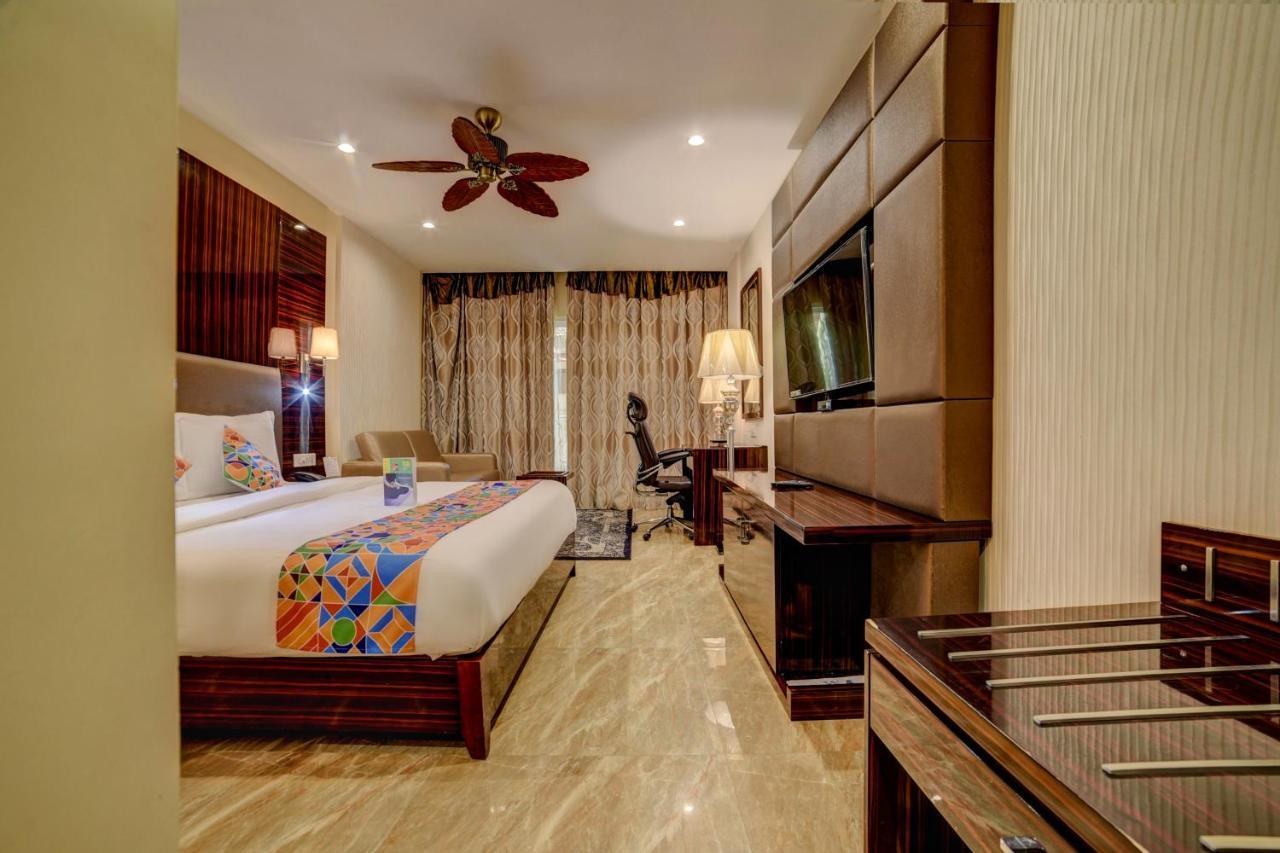 Fabhotel Prime Sarala Crown With Pool - Nr Calangute Beach Exterior photo